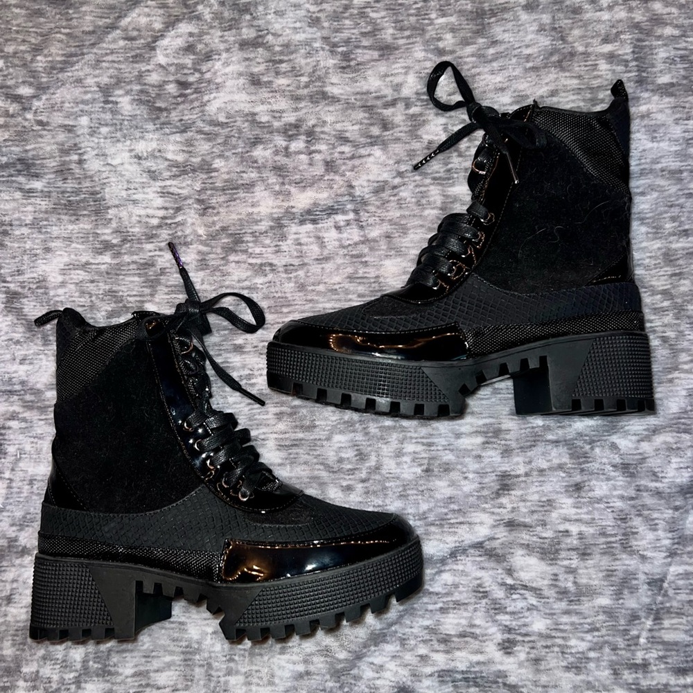Chunky Fashion Nova Boots Size 7